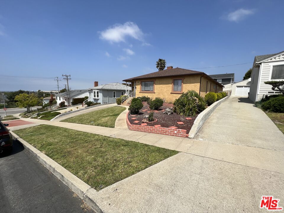 12315 Stanwood Dr