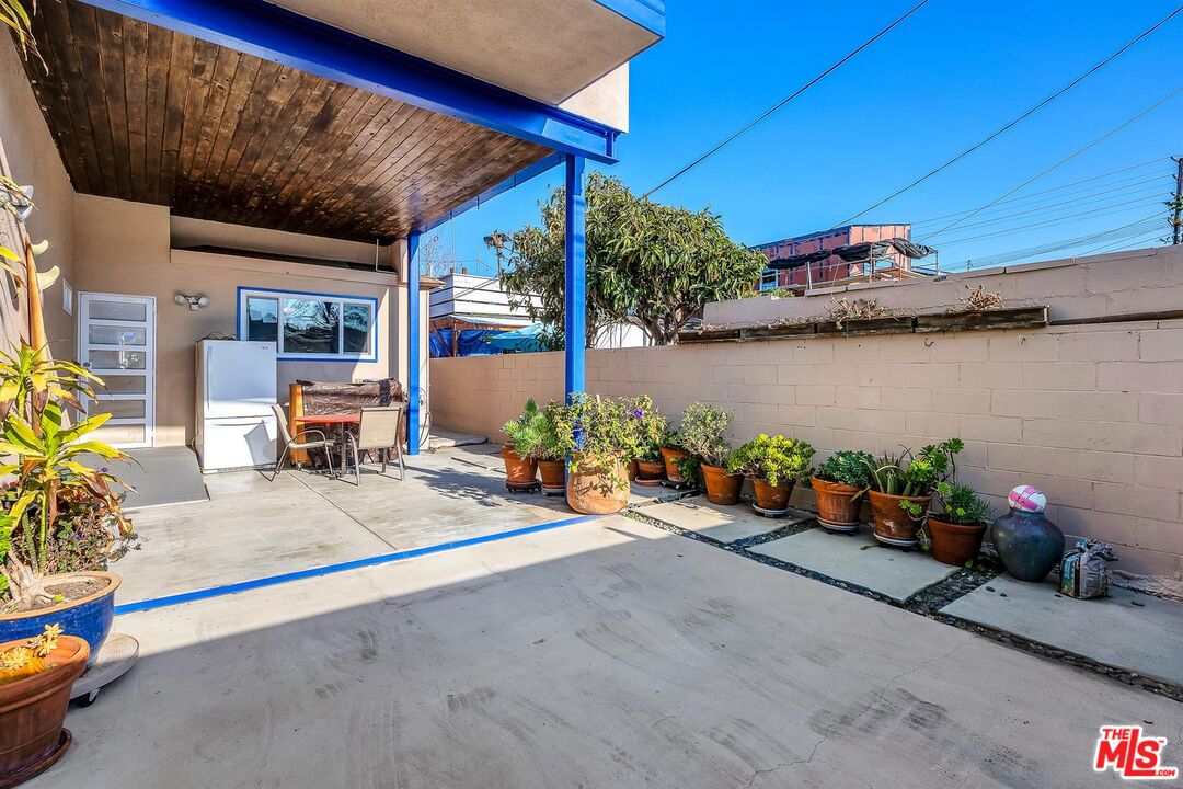 3485 Rosewood Ave