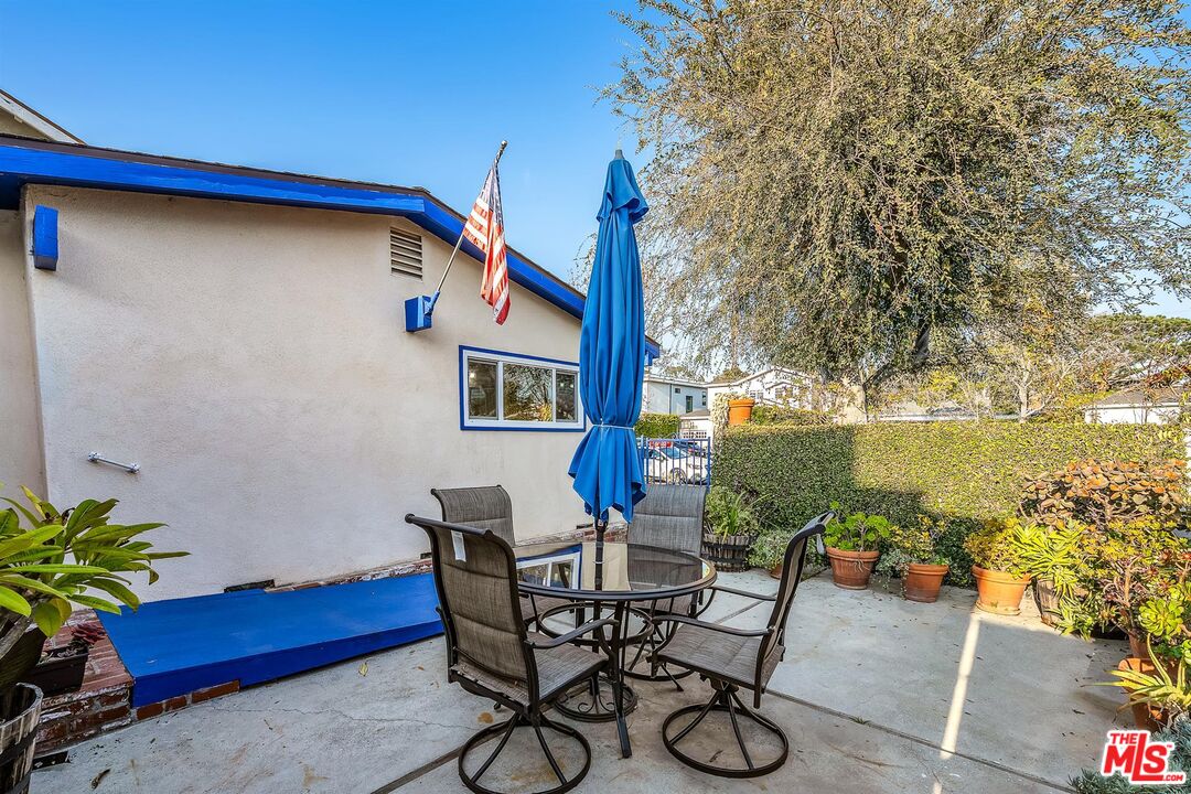 3485 Rosewood Ave