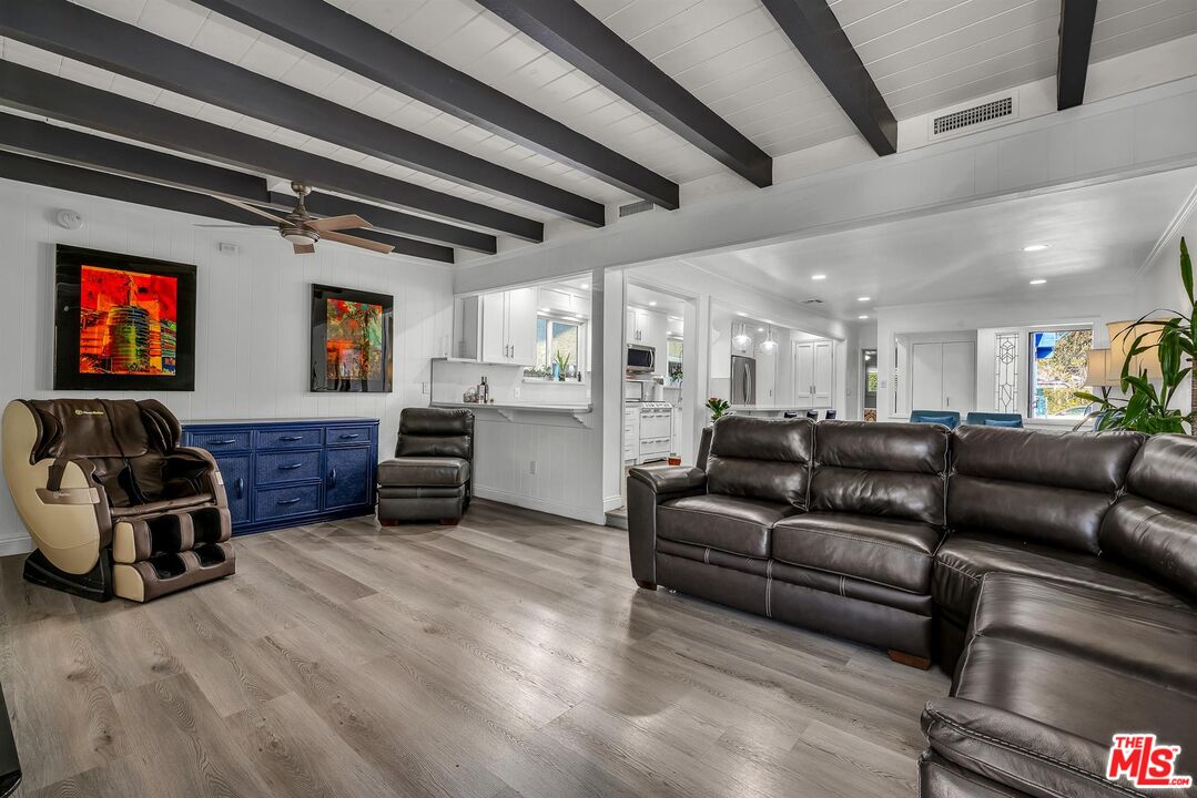 3485 Rosewood Ave