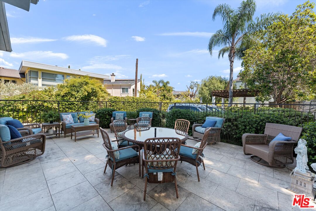 912 Harbor Crossing Ln