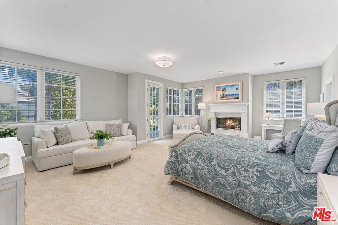 912 Harbor Crossing Ln