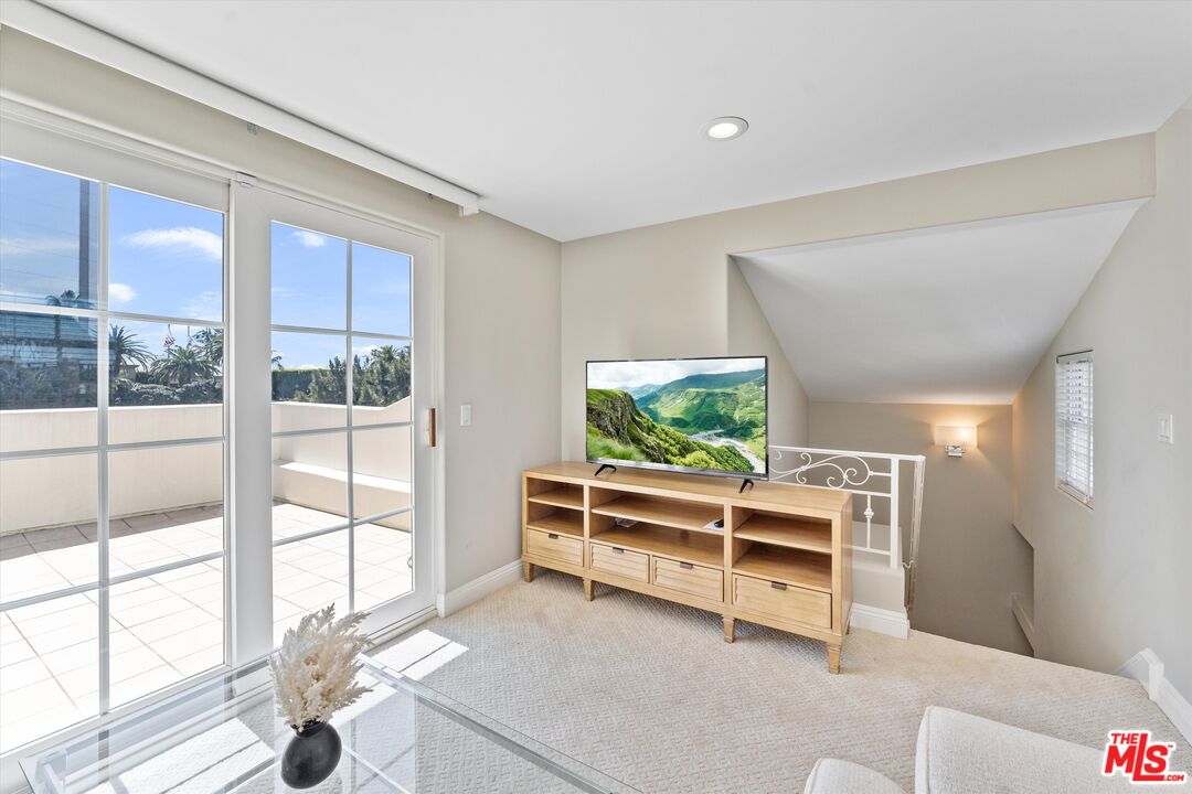 912 Harbor Crossing Ln