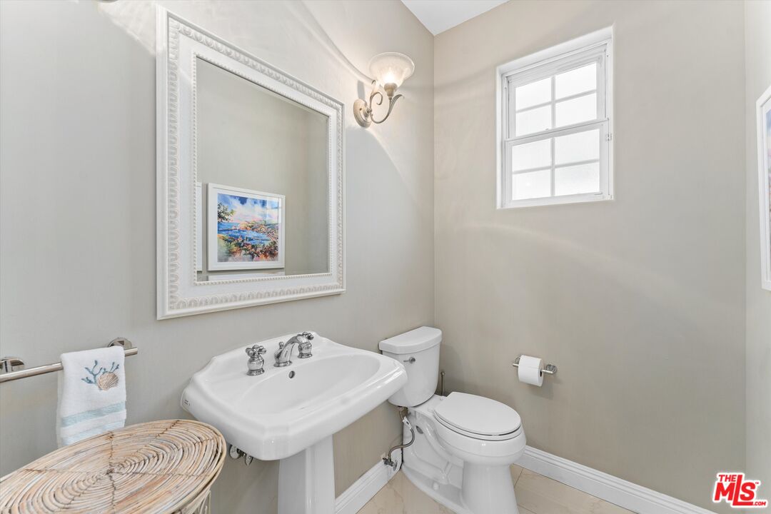 912 Harbor Crossing Ln