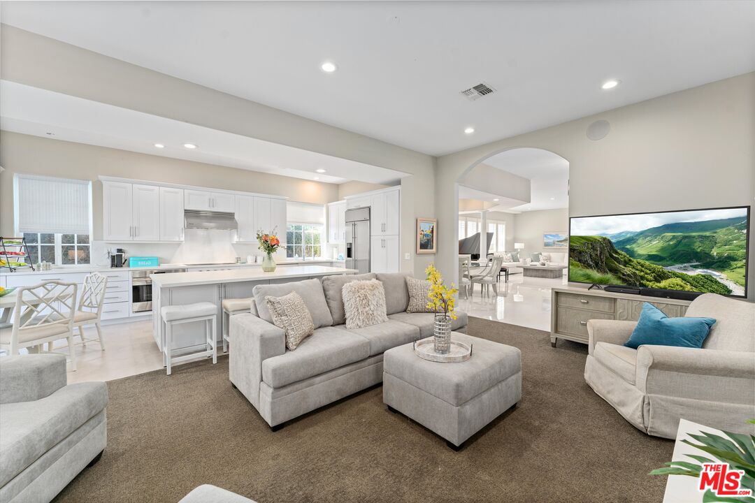 912 Harbor Crossing Ln