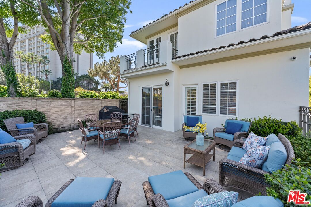 912 Harbor Crossing Ln