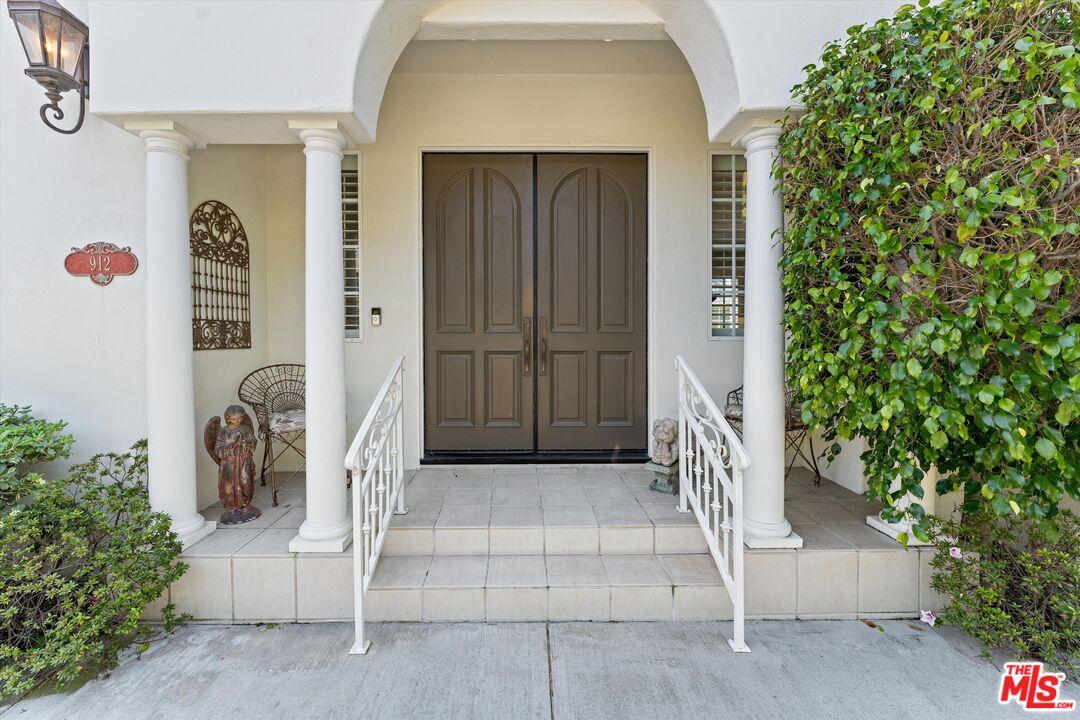 912 Harbor Crossing Ln