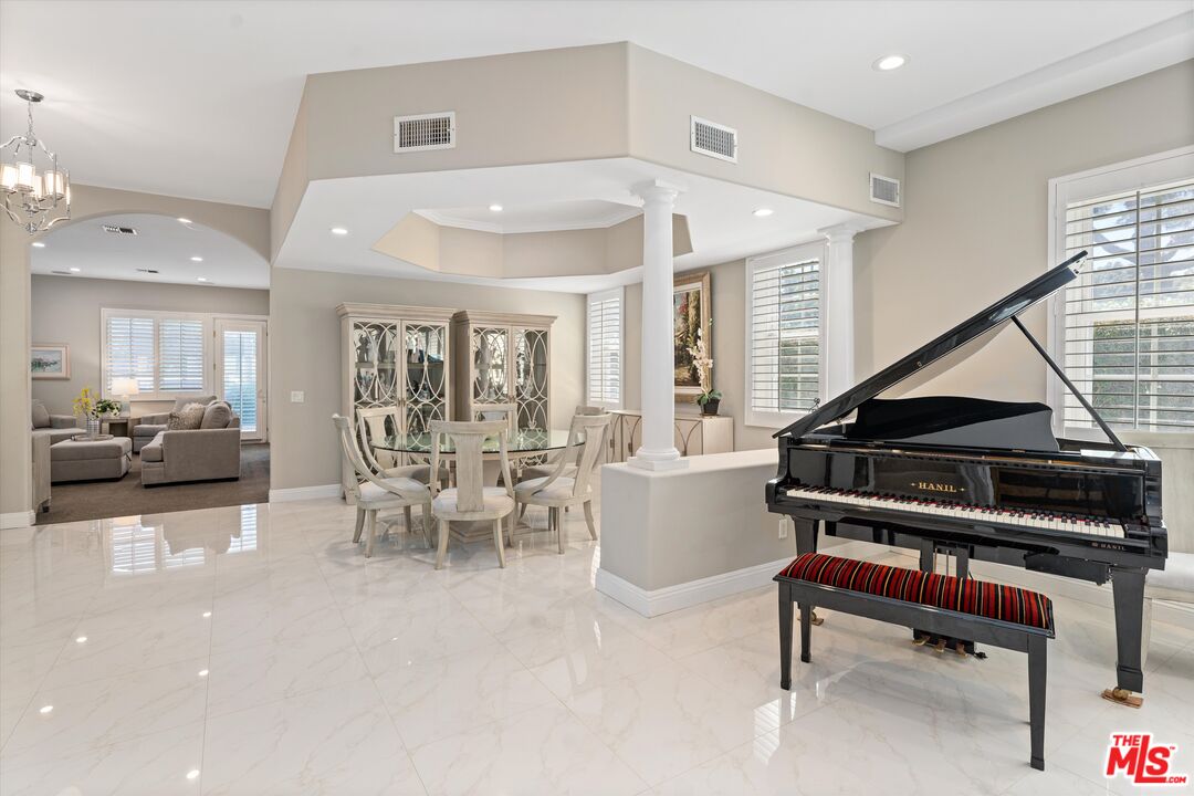 912 Harbor Crossing Ln