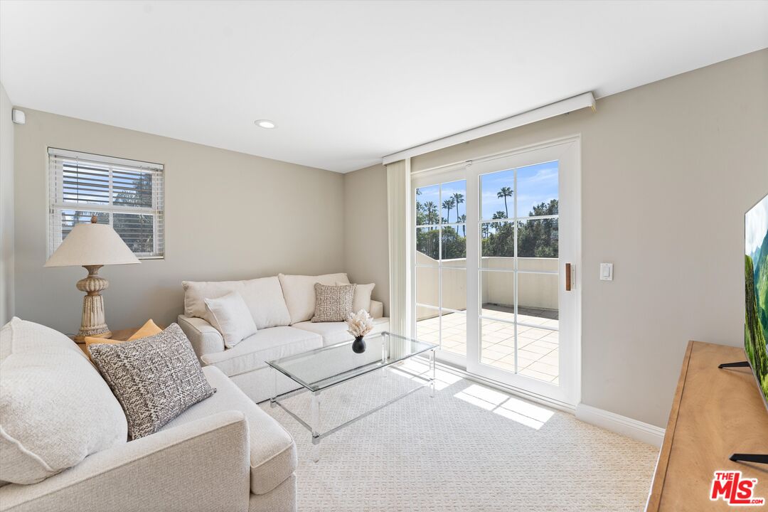 912 Harbor Crossing Ln