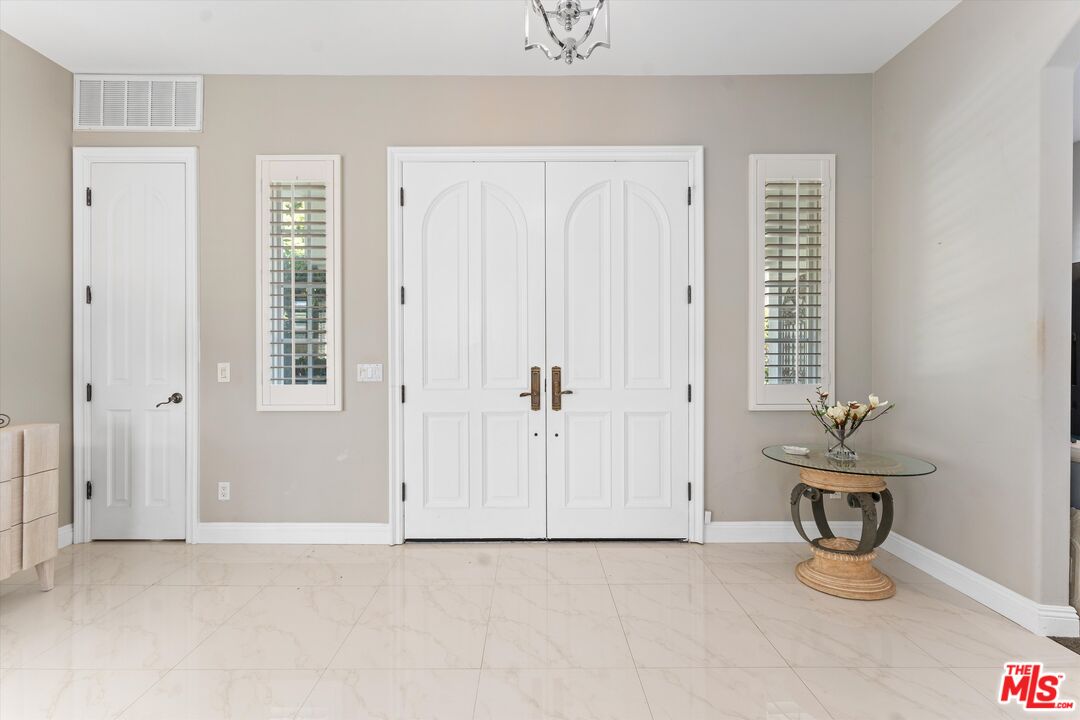 912 Harbor Crossing Ln