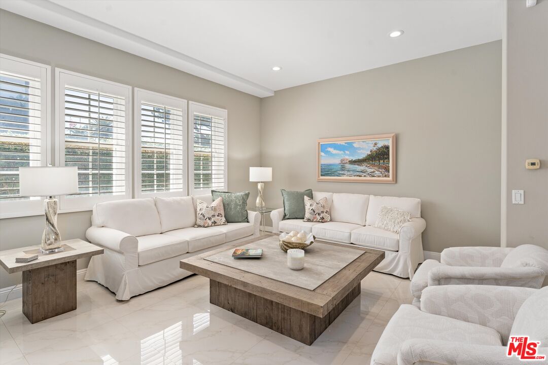 912 Harbor Crossing Ln