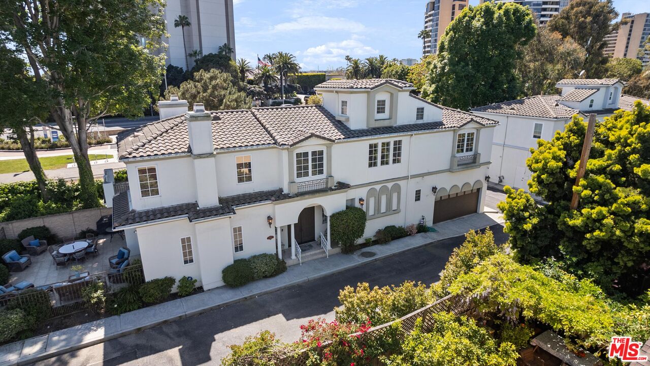 912 Harbor Crossing Ln