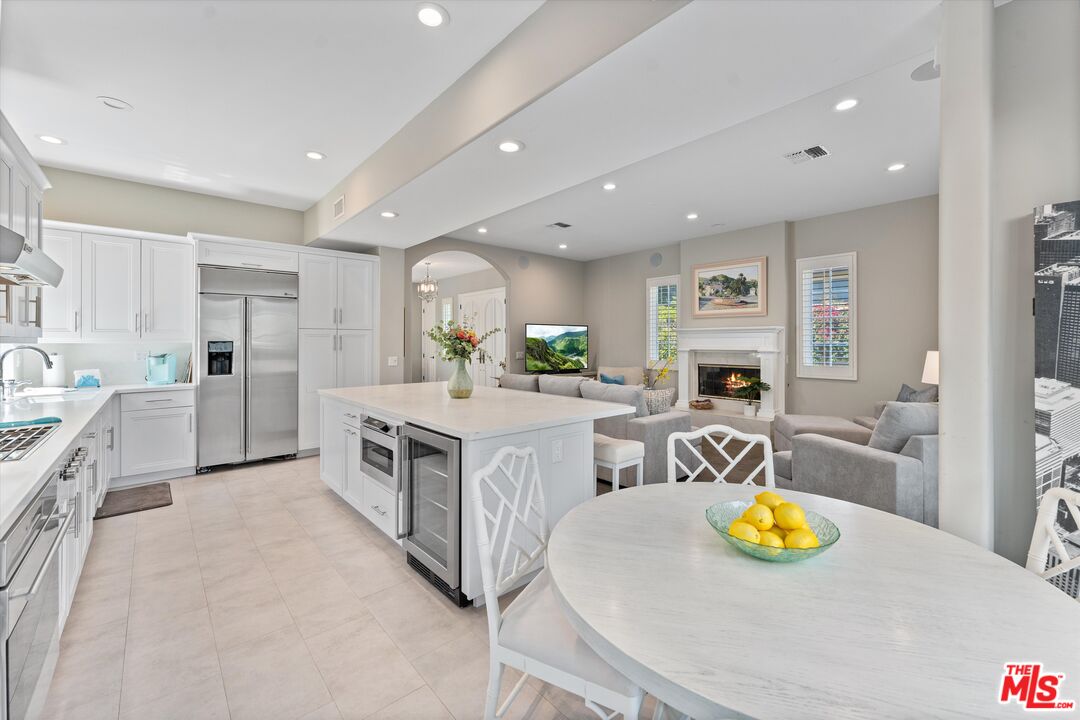 912 Harbor Crossing Ln