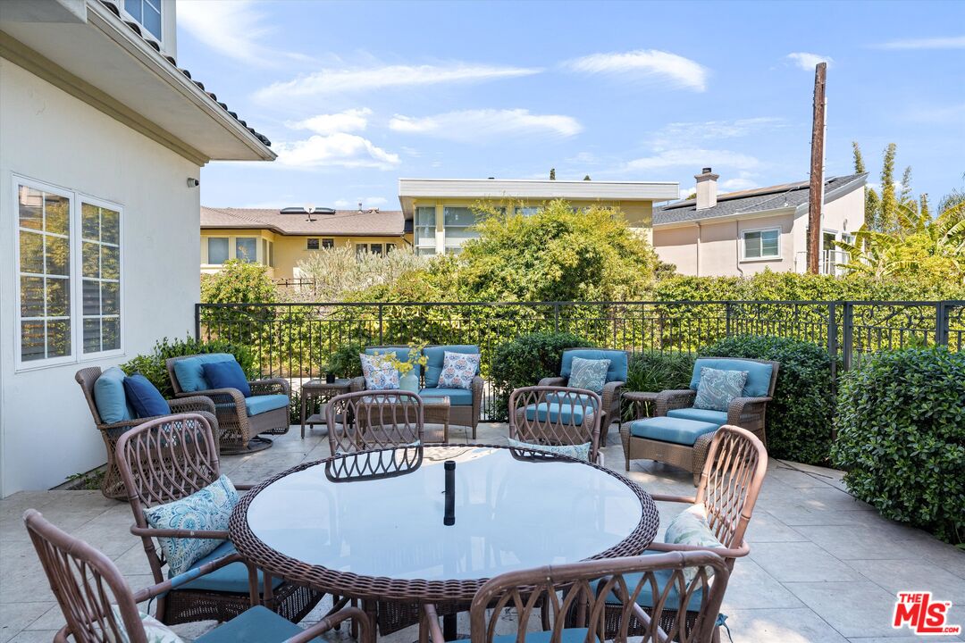 912 Harbor Crossing Ln