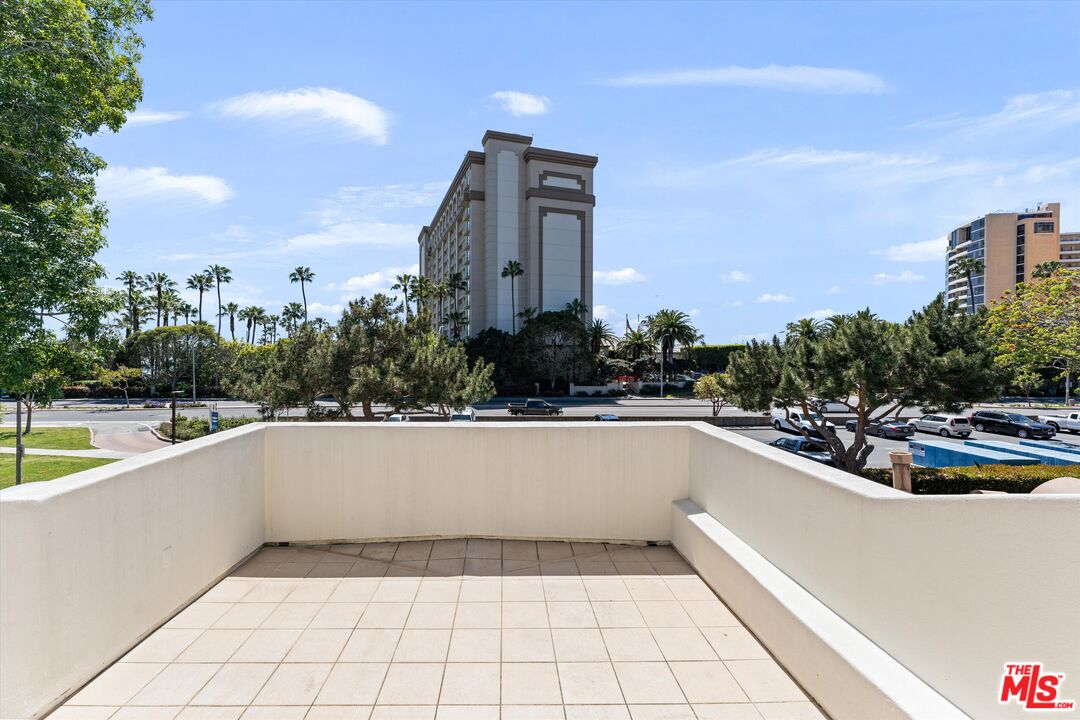 912 Harbor Crossing Ln