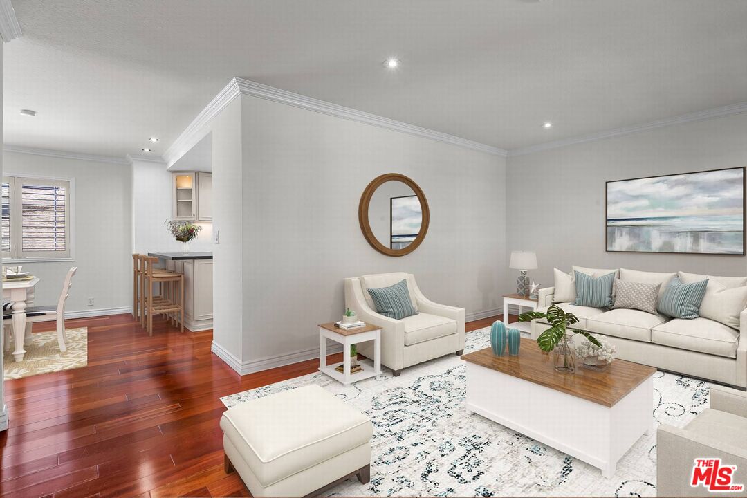 2611 Carnegie Ln Unit: 3