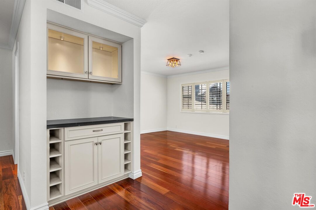 2611 Carnegie Ln Unit: 3