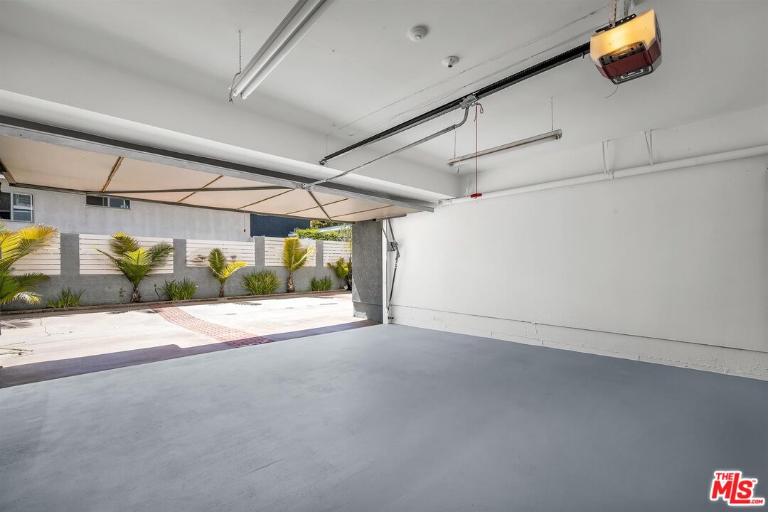 2611 Carnegie Ln Unit: 3