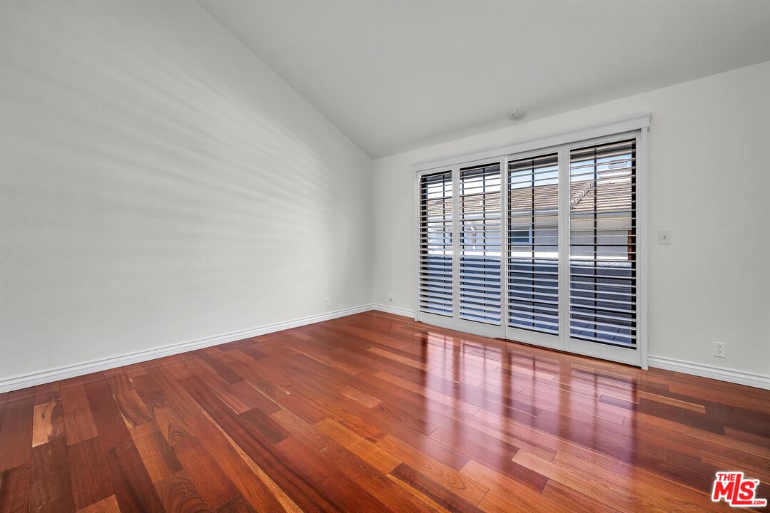 2611 Carnegie Ln Unit: 3