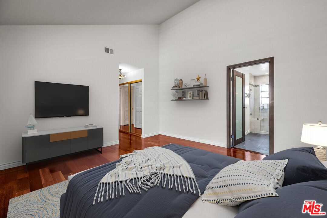 2611 Carnegie Ln Unit: 3