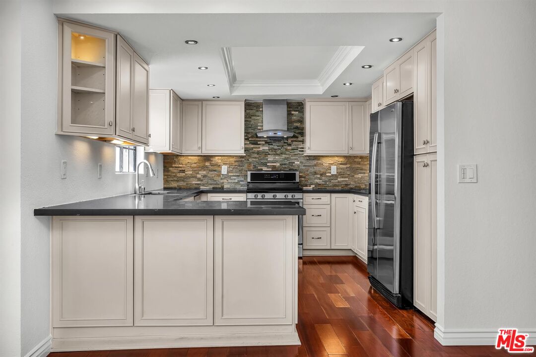 2611 Carnegie Ln Unit: 3