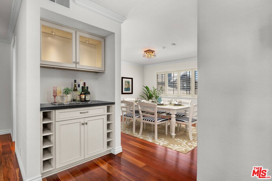 2611 Carnegie Ln Unit: 3