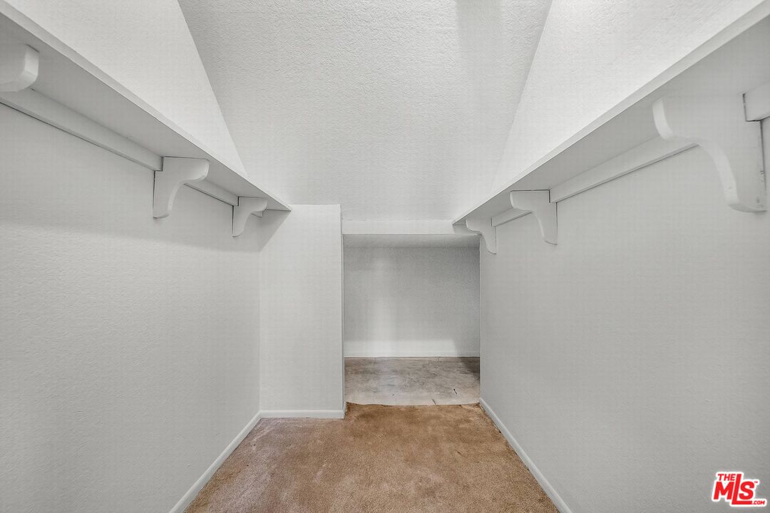 2611 Carnegie Ln Unit: 3