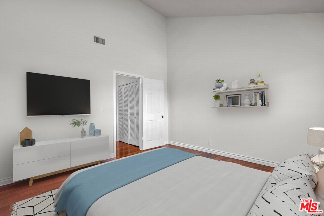 2611 Carnegie Ln Unit: 3