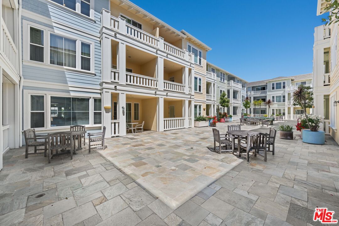 2367 Jefferson St Unit: 320