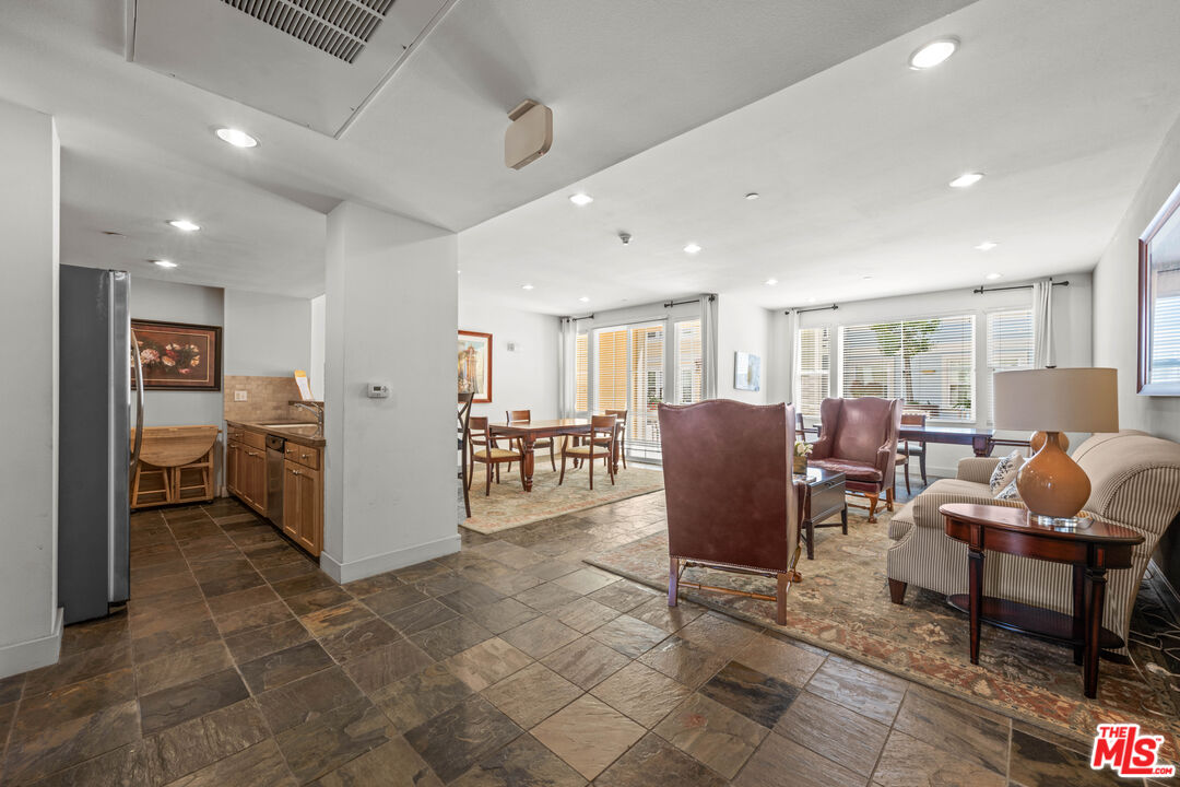 2367 Jefferson St Unit: 320