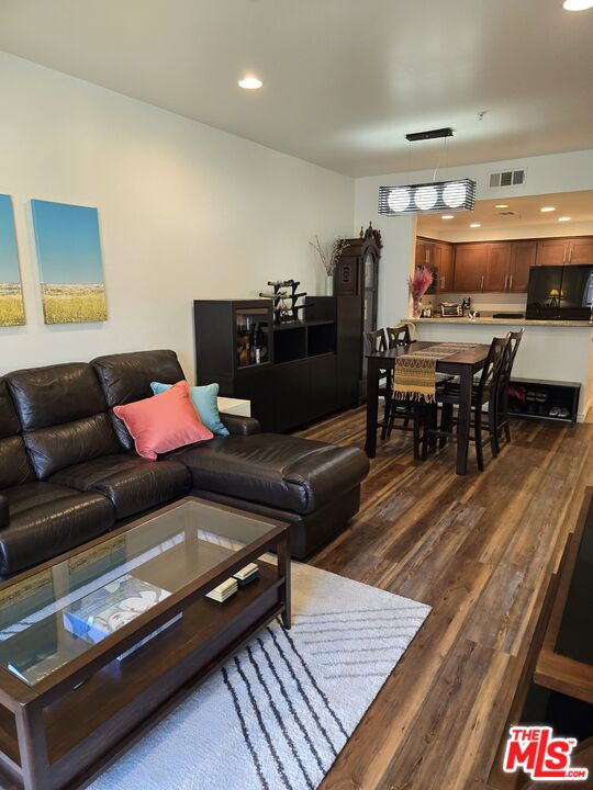 7100 Alvern St Unit: 114