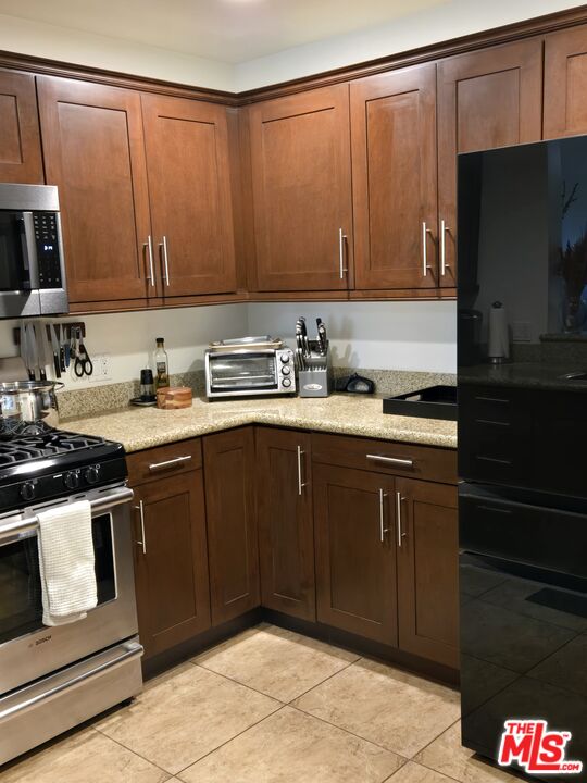 7100 Alvern St Unit: 114