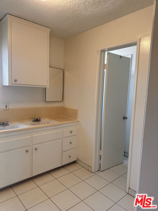 5411 S Centinela Ave Unit: 4