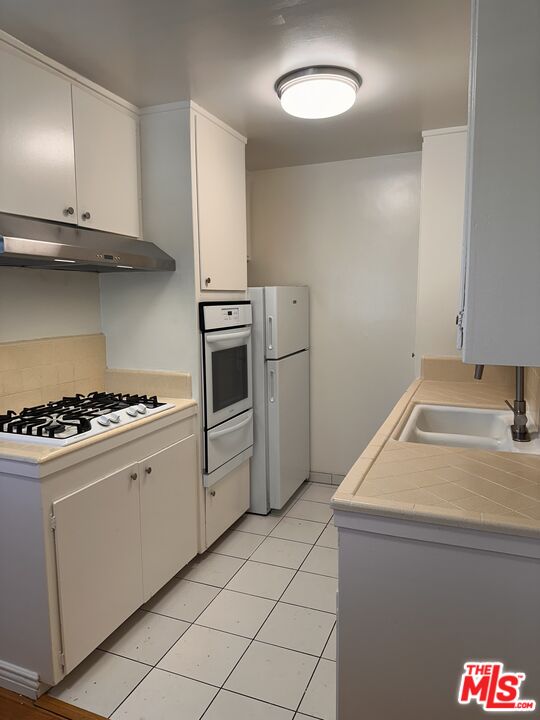 5411 S Centinela Ave Unit: 4