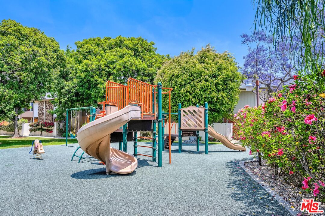 5215 Sepulveda Blvd Unit: 8B