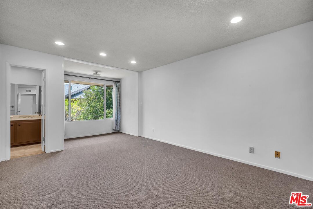 5215 Sepulveda Blvd Unit: 8B