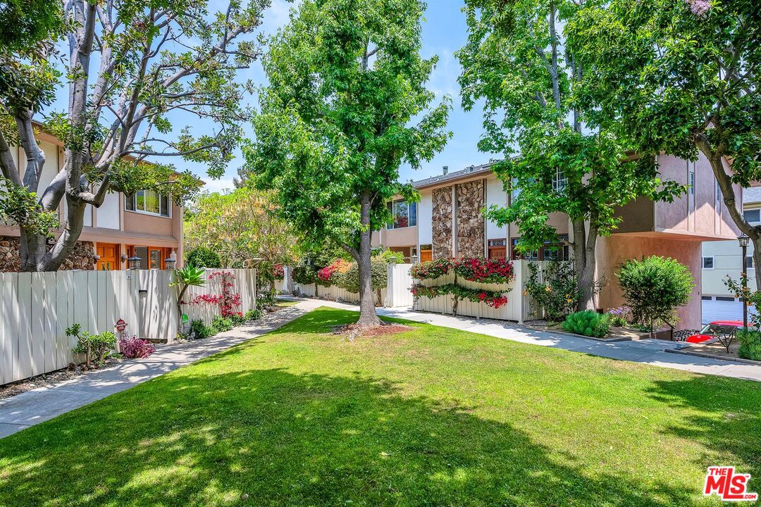 5215 Sepulveda Blvd Unit: 8B