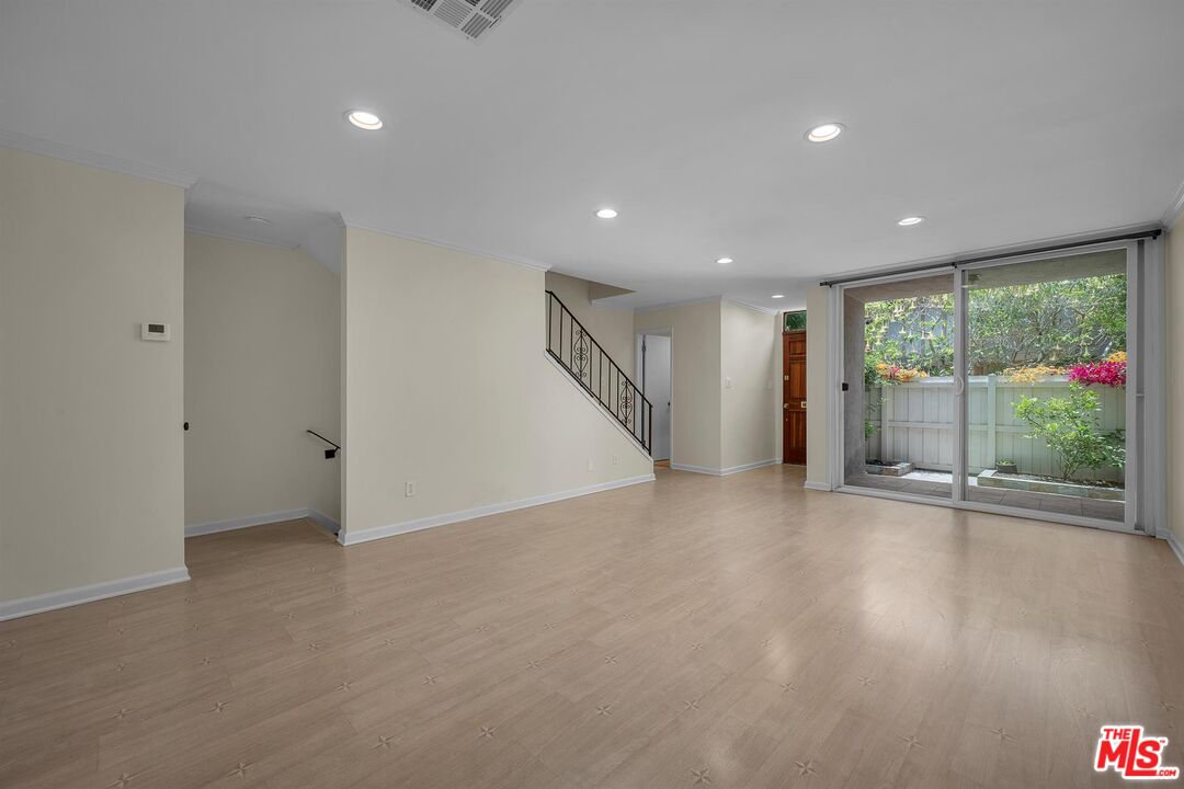 5215 Sepulveda Blvd Unit: 8B