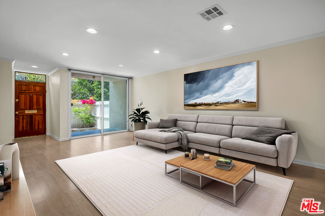 5215 Sepulveda Blvd Unit: 8B