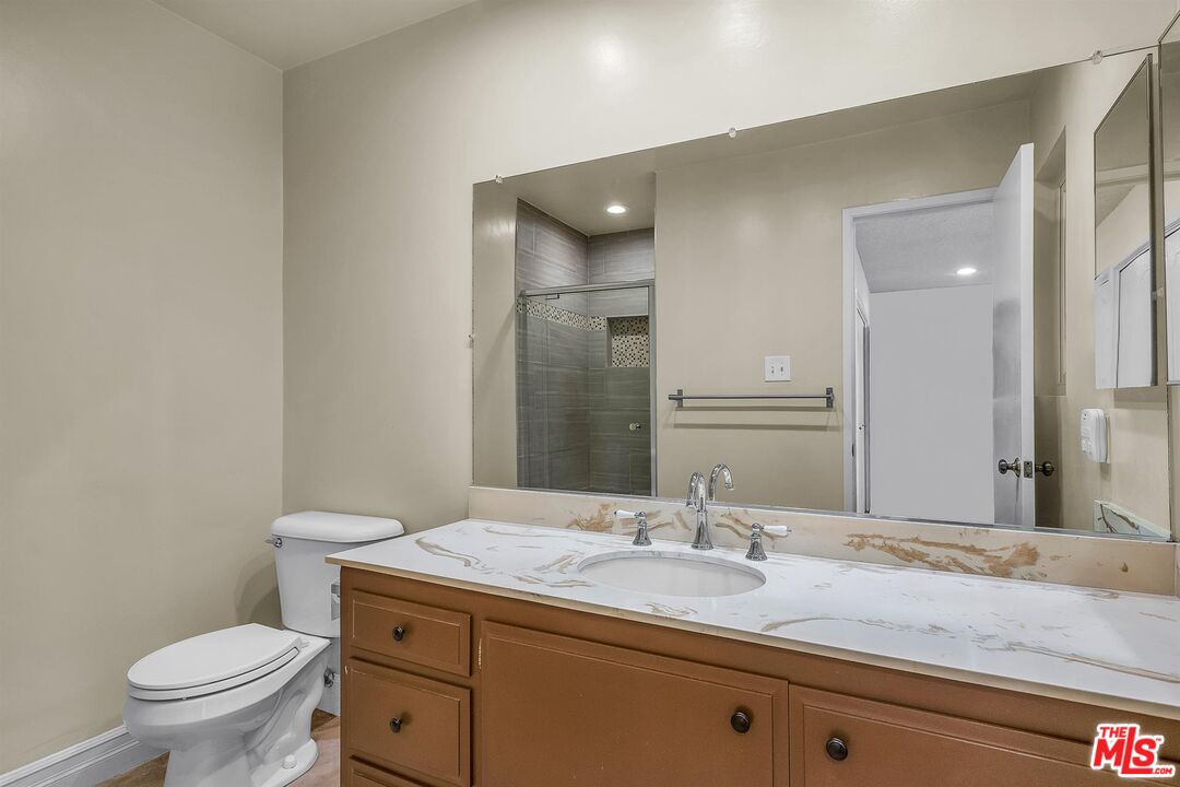 5215 Sepulveda Blvd Unit: 8B