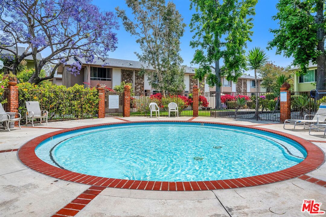 5215 Sepulveda Blvd Unit: 8B