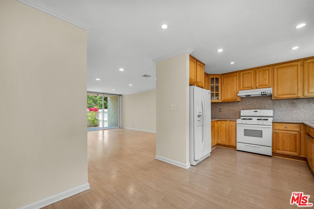 5215 Sepulveda Blvd Unit: 8B