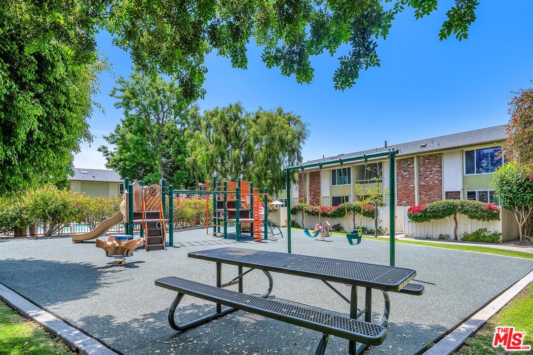 5215 Sepulveda Blvd Unit: 8B