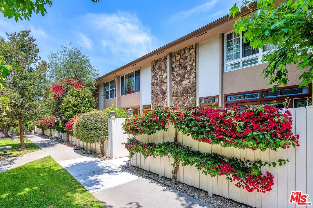 5215 Sepulveda Blvd Unit: 8B
