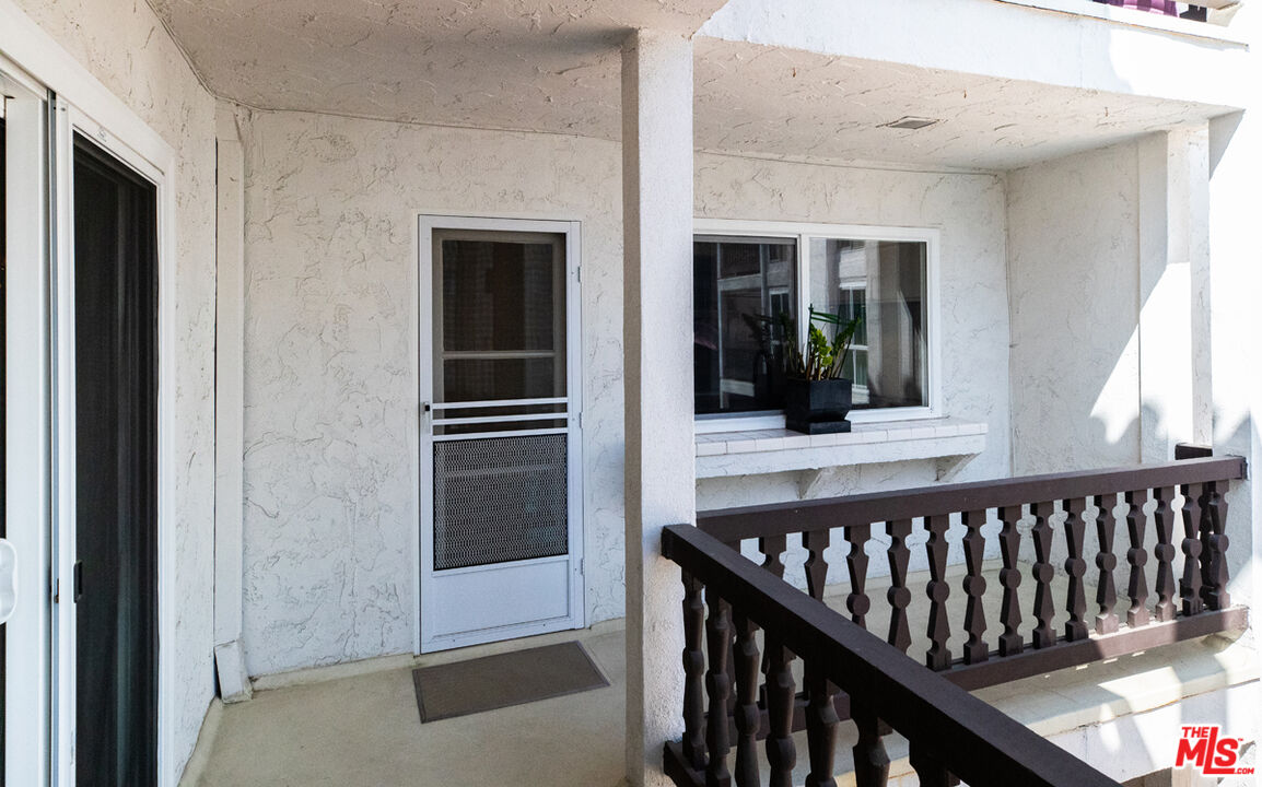 6124 Buckingham Pkwy Unit: 307