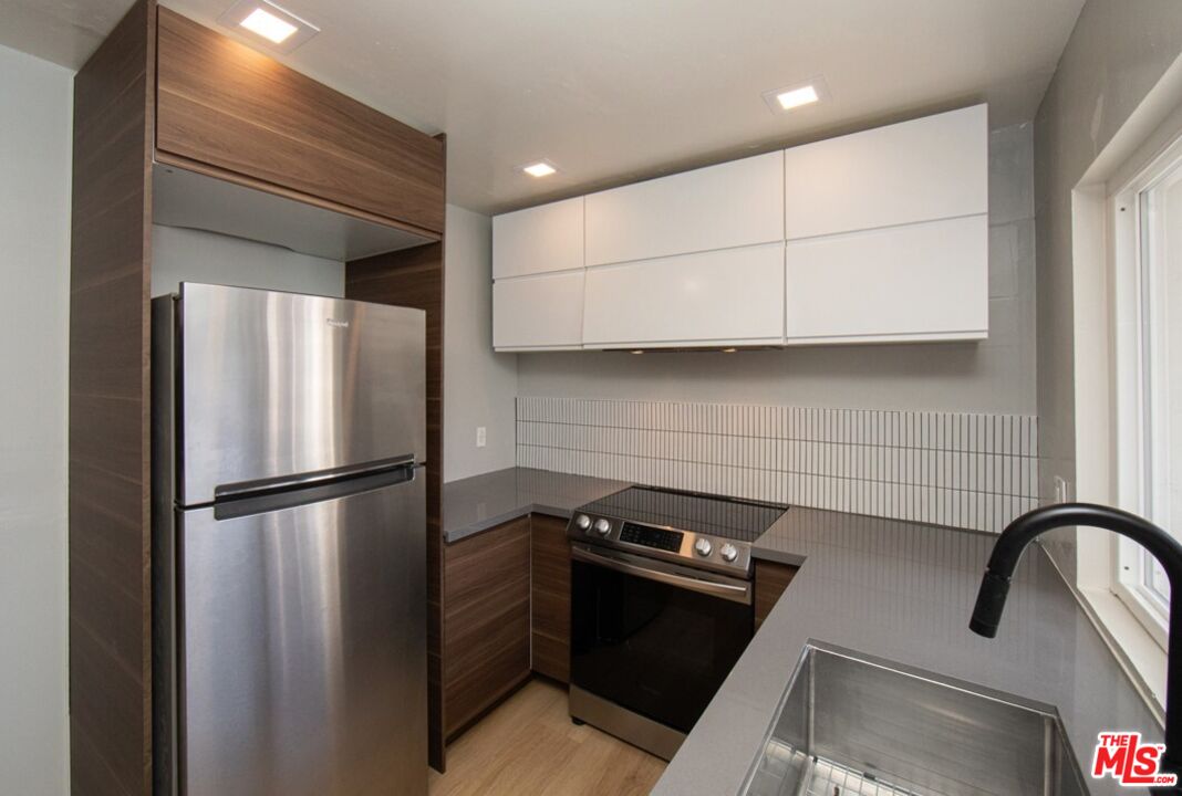 6124 Buckingham Pkwy Unit: 307