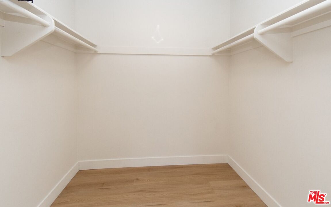6124 Buckingham Pkwy Unit: 307