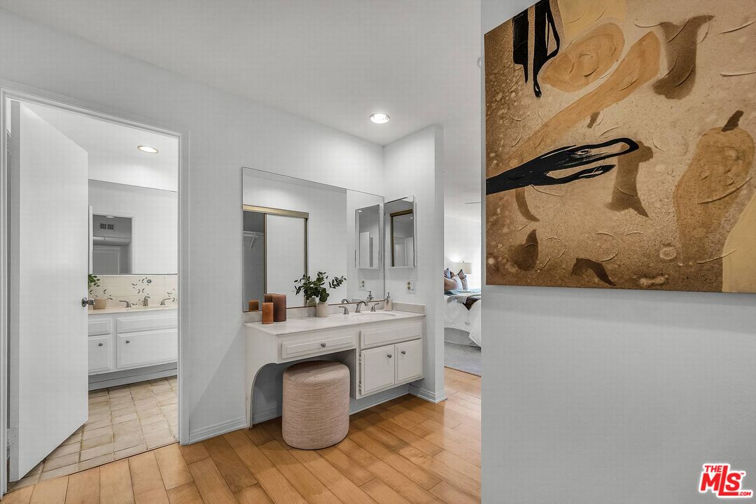 4200 Via Dolce Unit: 128