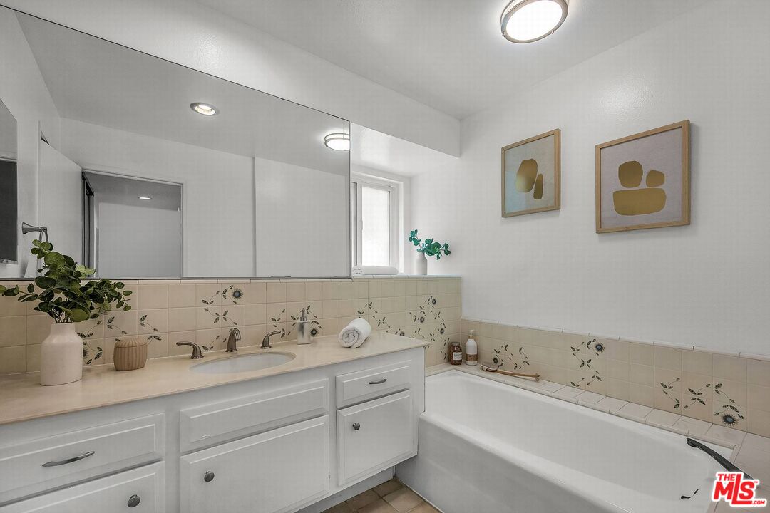 4200 Via Dolce Unit: 128