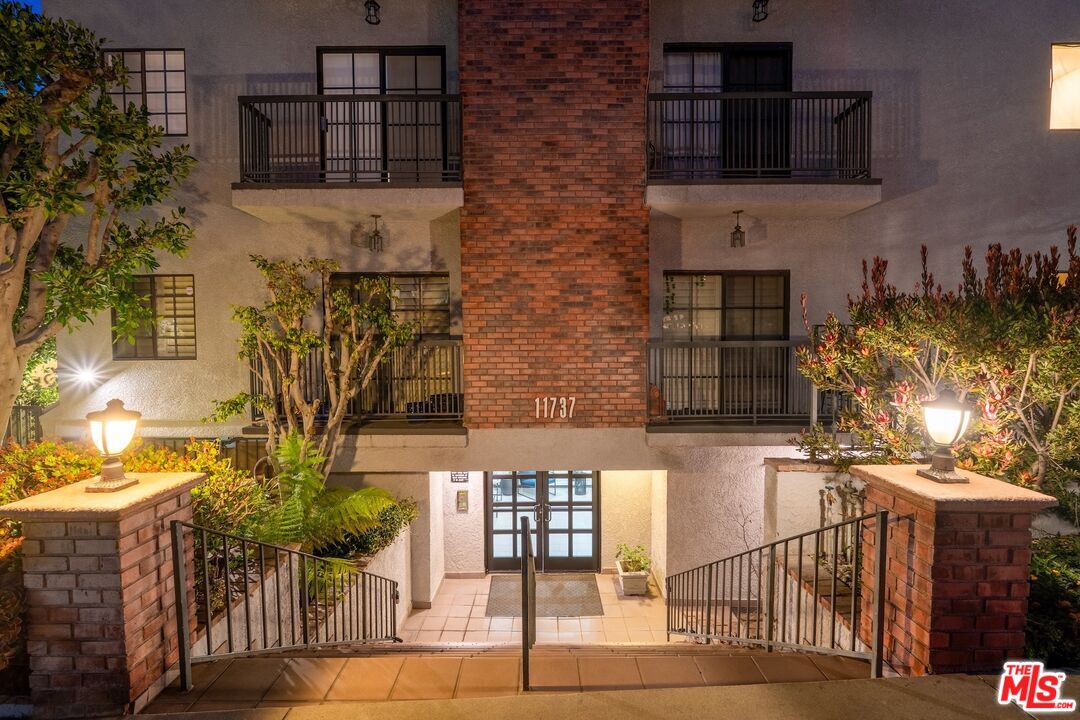 11737 Darlington Ave Unit: 103